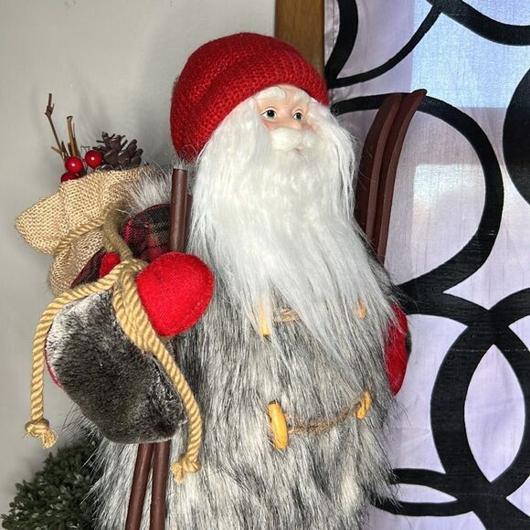 Ellsworth Avenue decorative skiing, Santa Claus with porcelain face - Picture 14 of 16